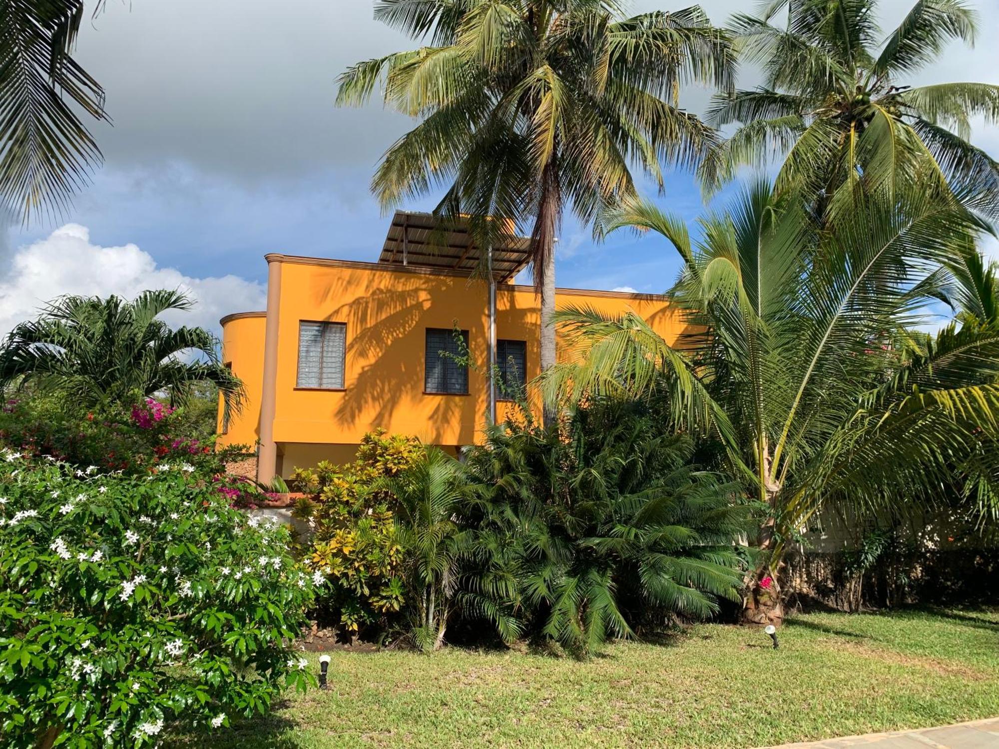 Lions Home Diani Beach Exterior photo